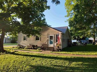 213 W South St, Mount Sterling, IL 62353
