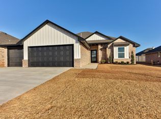 2017 W Flintlock Way, Mustang, OK 73064