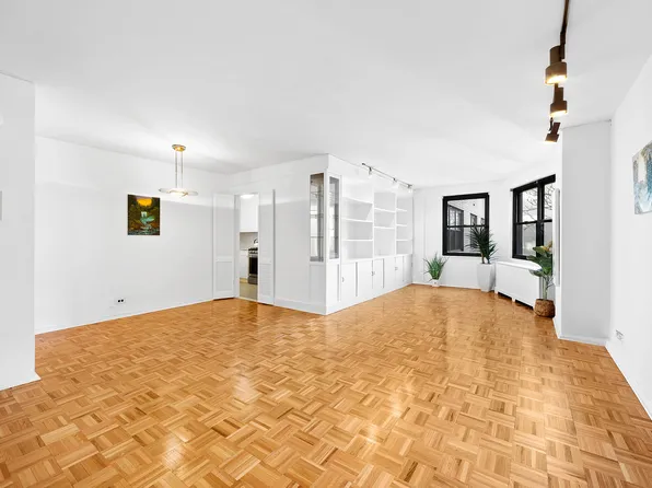 245 East 25th Street 5A image 2 of 14