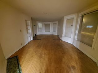 201 N 37th St, Milwaukee, WI 53208