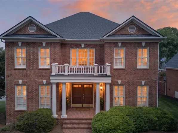 19 Thimbleberry Sq, Greensboro, NC 27455