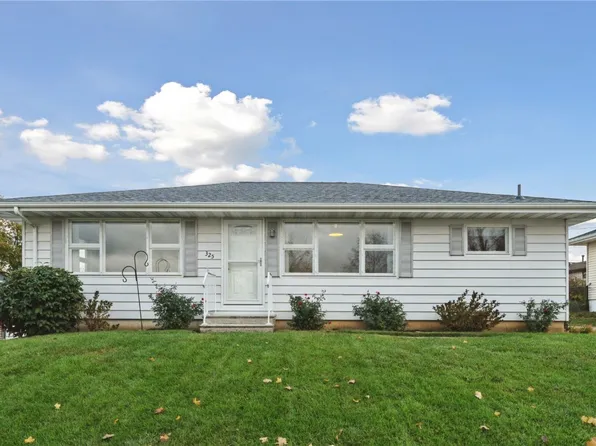 325 29th St NW, Cedar Rapids, IA 52405