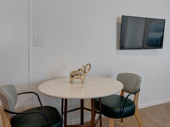 4th image of 2500 Pacific Ave APT 4