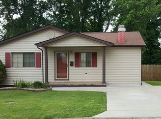 211 Lakeview Dr, Hurricane, WV 25526