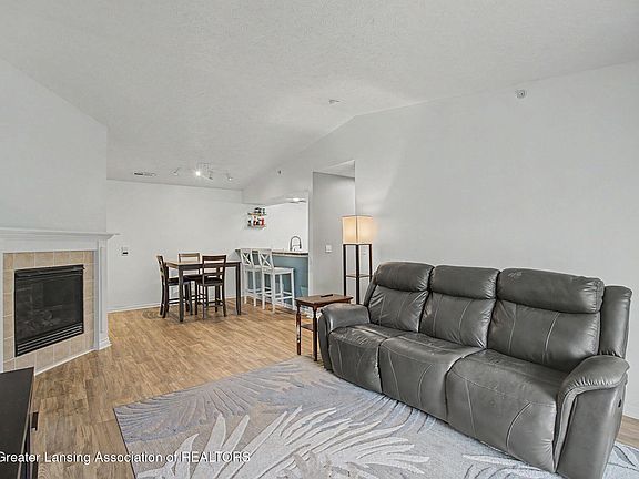 3rd image of 914 Carom Cir #158