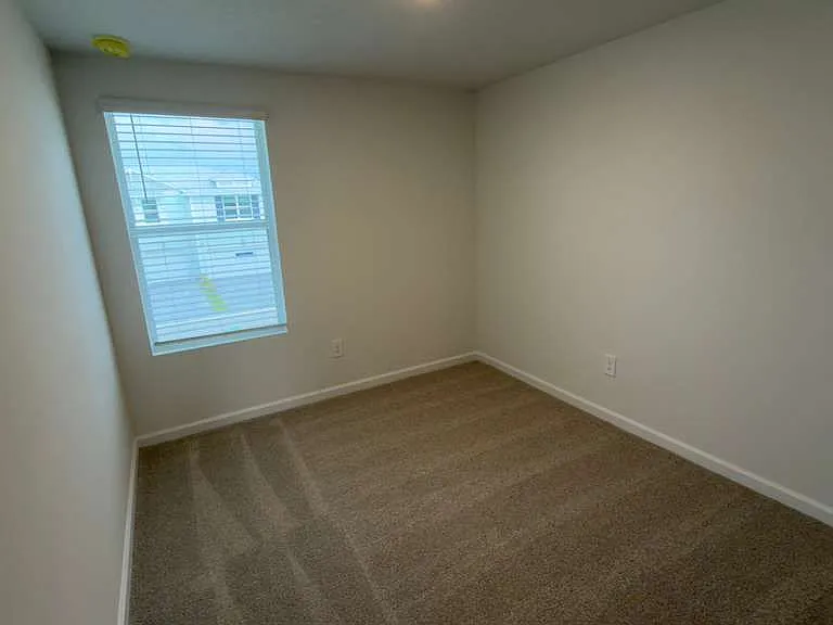 613 Salisbury Cir — Photo 11