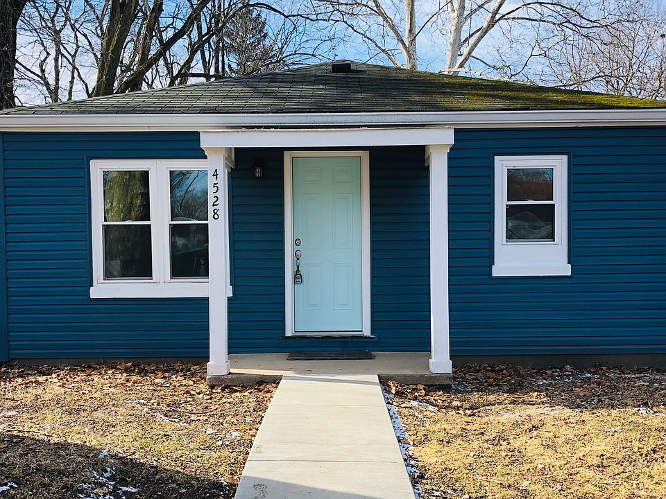 New siding, door and porch!