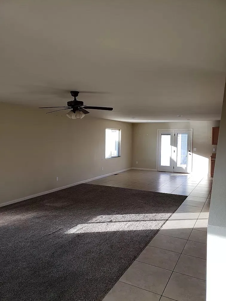 2405 N Water St — Photo 3