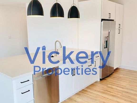 5th image of 3130 Madison St #201