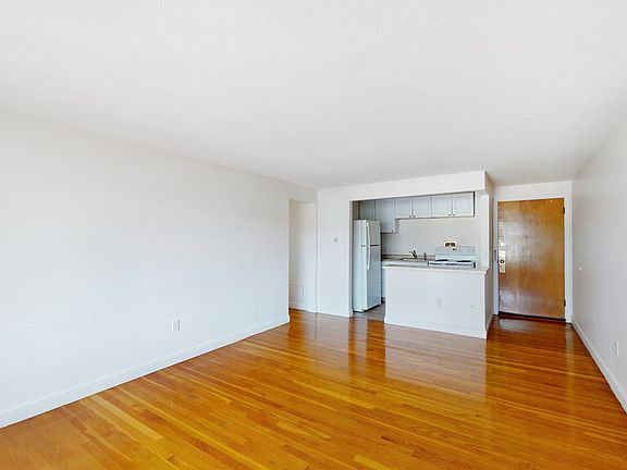 3rd image of 189 W Wyoming Ave #31