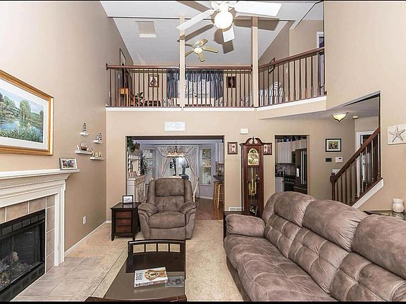 3rd image of 328 Penwood Ct