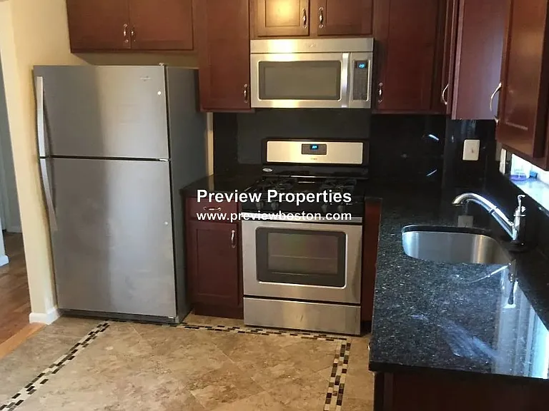 17 Oxford Cir #P — Photo 1