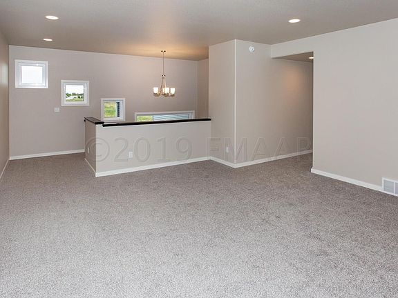 5th image of 3223 39th Ave S