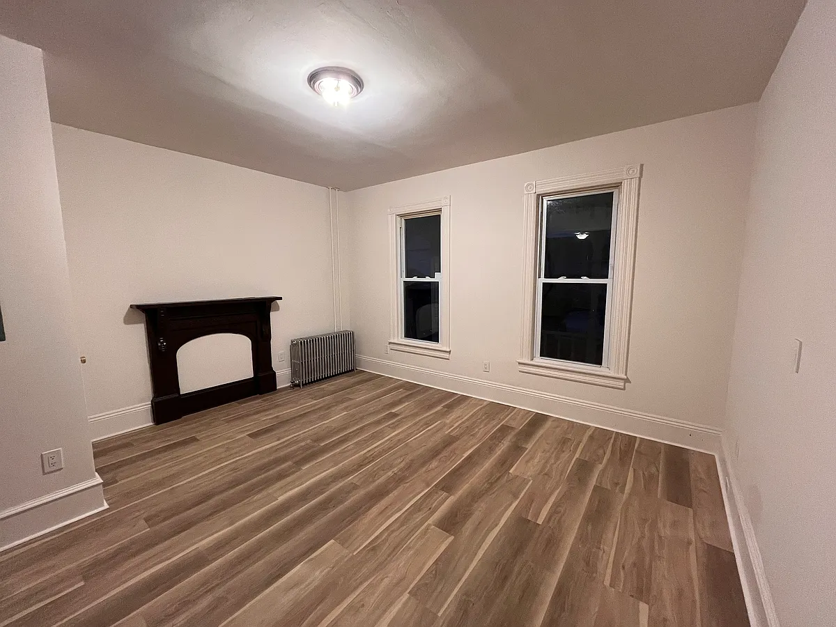 Building Photo - 12-14 John St #12A