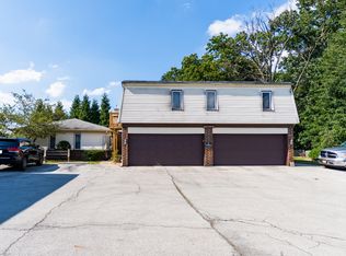 932 Monterrey Ct APT B, Crown Point, IN 46307