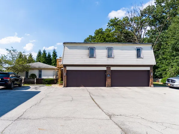 932 Monterrey Ct APT B, Crown Point, IN 46307