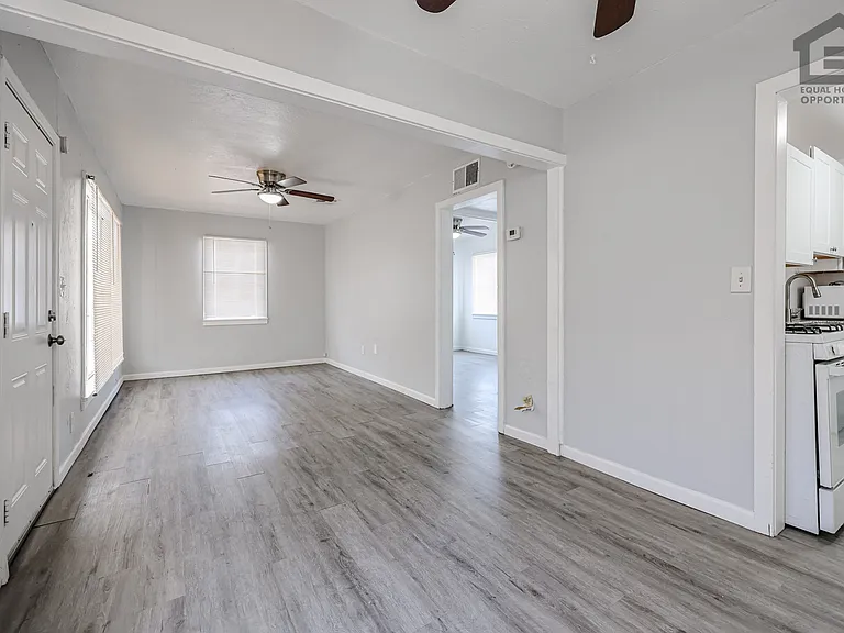 3315 E Cambridge Ave #1 — Photo 13