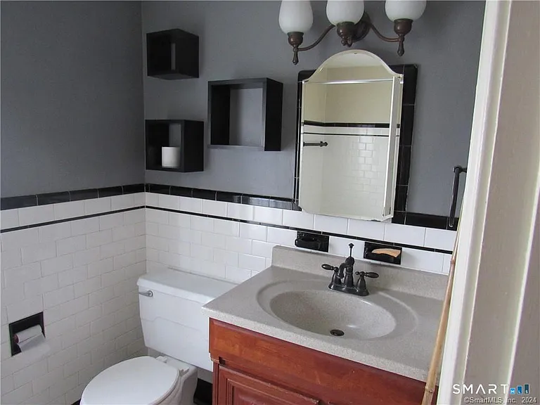 36 Rochford Ave — Photo 24