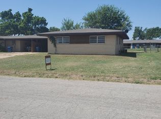 409 Mohawk Trl #B, Foss, OK 73647