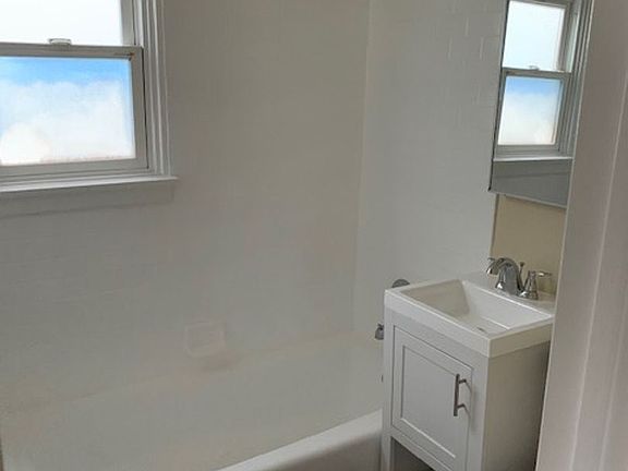 4th image of 131 10th St #131