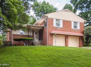 9508 E Bexhill Dr, Kensington, MD 20895