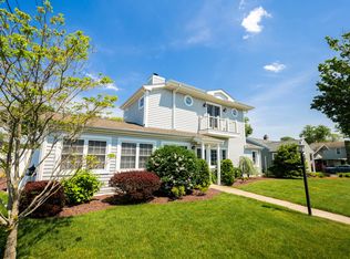 2 Blake Ave, Clinton, CT 06413