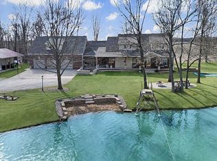 4309 Meadow Dr, Pekin, IL 61554