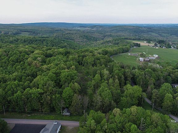 5th image of Greengables Rd
