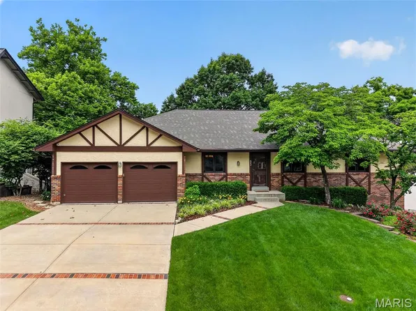 642 Woodchuck Ln, Lake Saint Louis, MO 63367