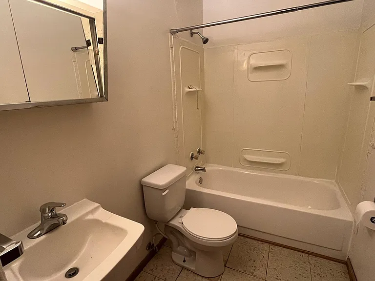 804 4th St NE — Photo 11