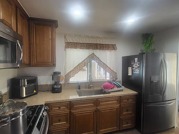 3rd image of 2300 S Sultana Ave Spc 256