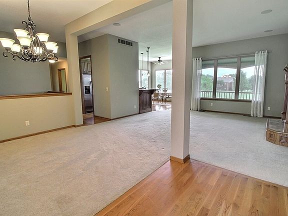 3rd image of 2300 N Sawgrass Cir