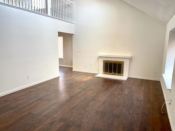 2nd image of 13111 Bagatelle St