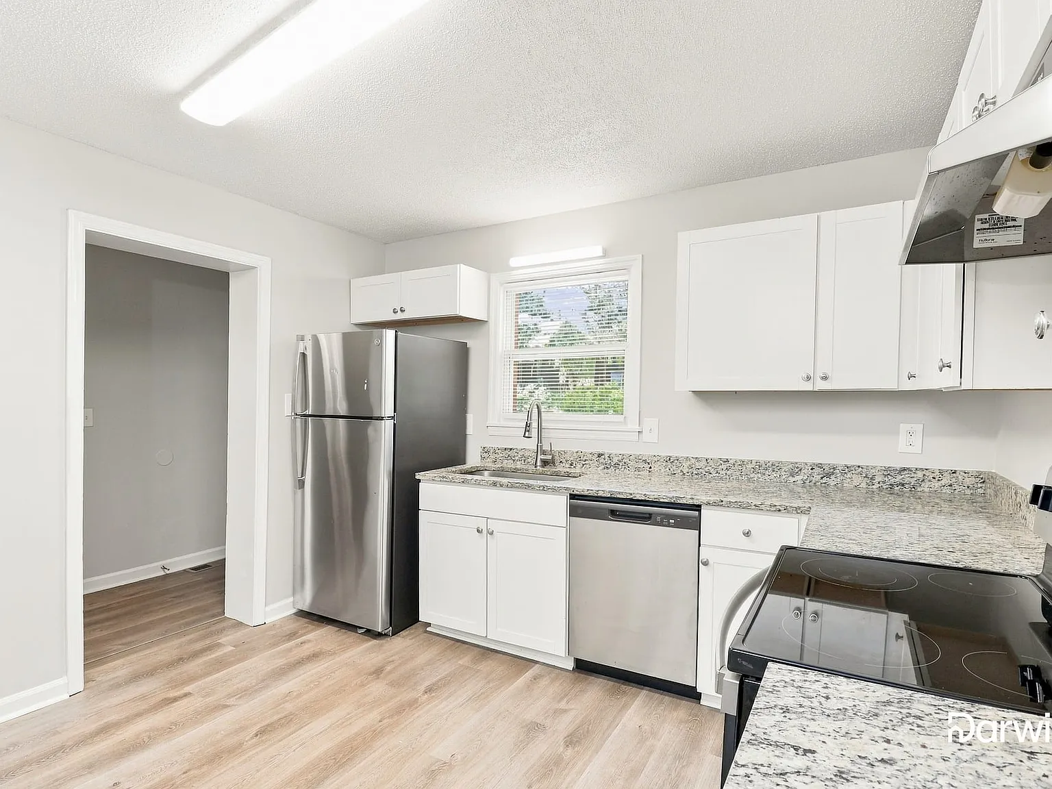 3 bed, 1.5 bath, 1266 sqft, $1,595 — Photo 4