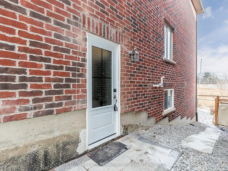 53 Ladder Cres — Photo 3