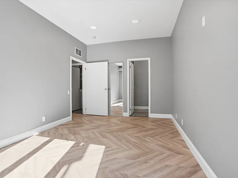 182 Gay St #110 — Photo 3