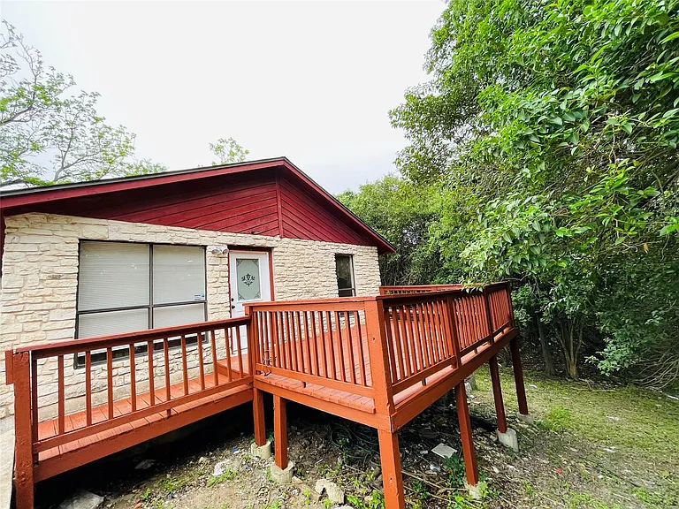 7402 Geneva Dr #B — Photo 2