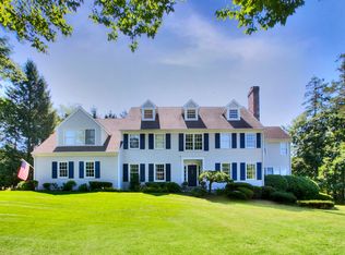 44 Running Brook Ln, New Canaan, CT 06840