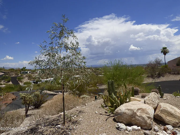 5721 E Paseo Cocospera — Photo 44
