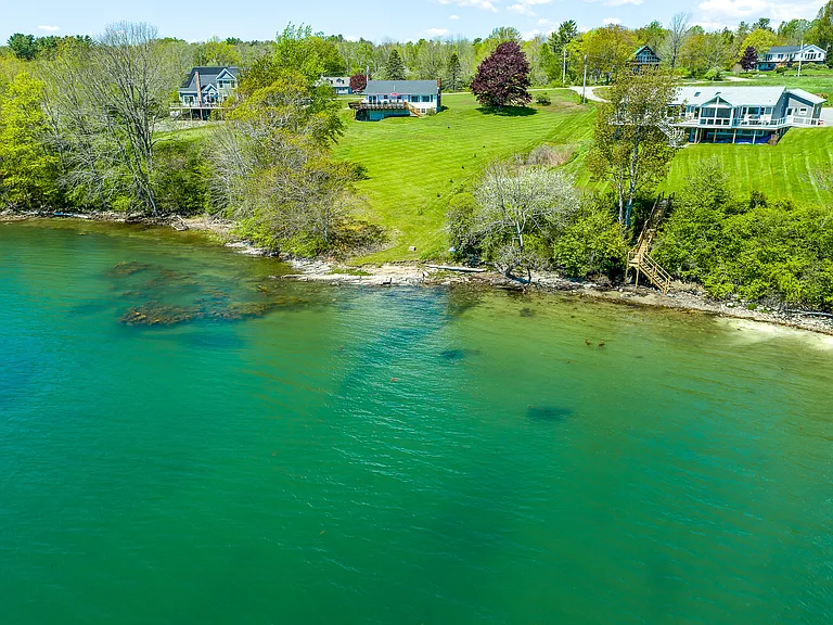 205 Allen Point Rd — Photo 3