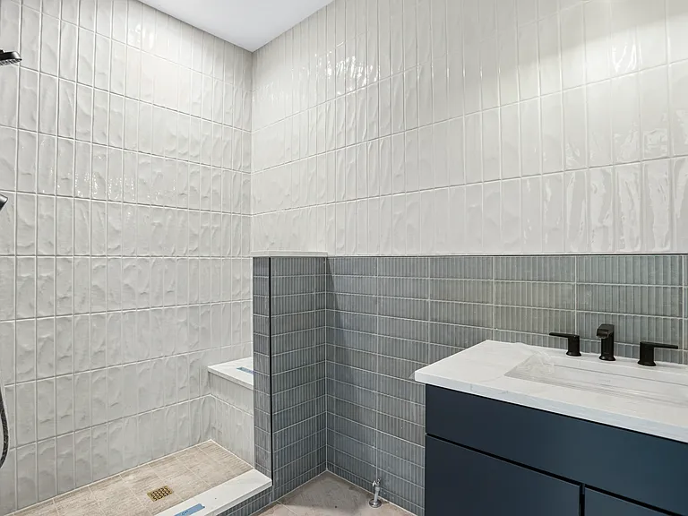 W 37th Ave — Photo 21