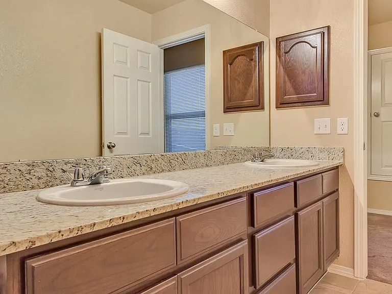 3925 Hueco Valley Dr — Photo 8