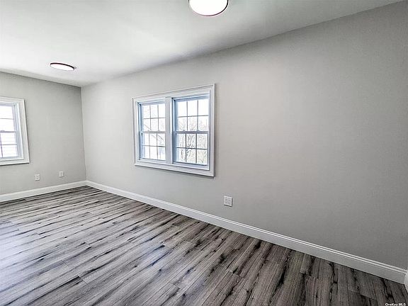 5th image of 13 Woodland Ln