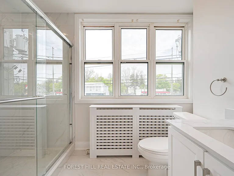 7725 Yonge St #2 — Photo 11