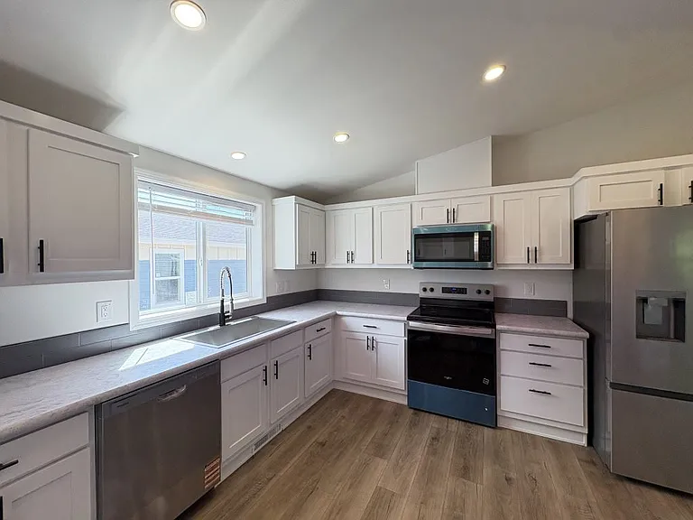 13640 SE Highway 212 #127 — Photo 3