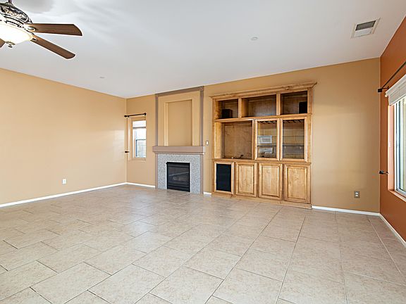 5th image of 814 Summit Dr
