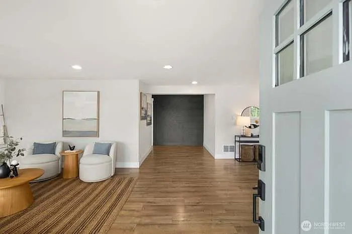 6106 Commercial Ave — Photo 4