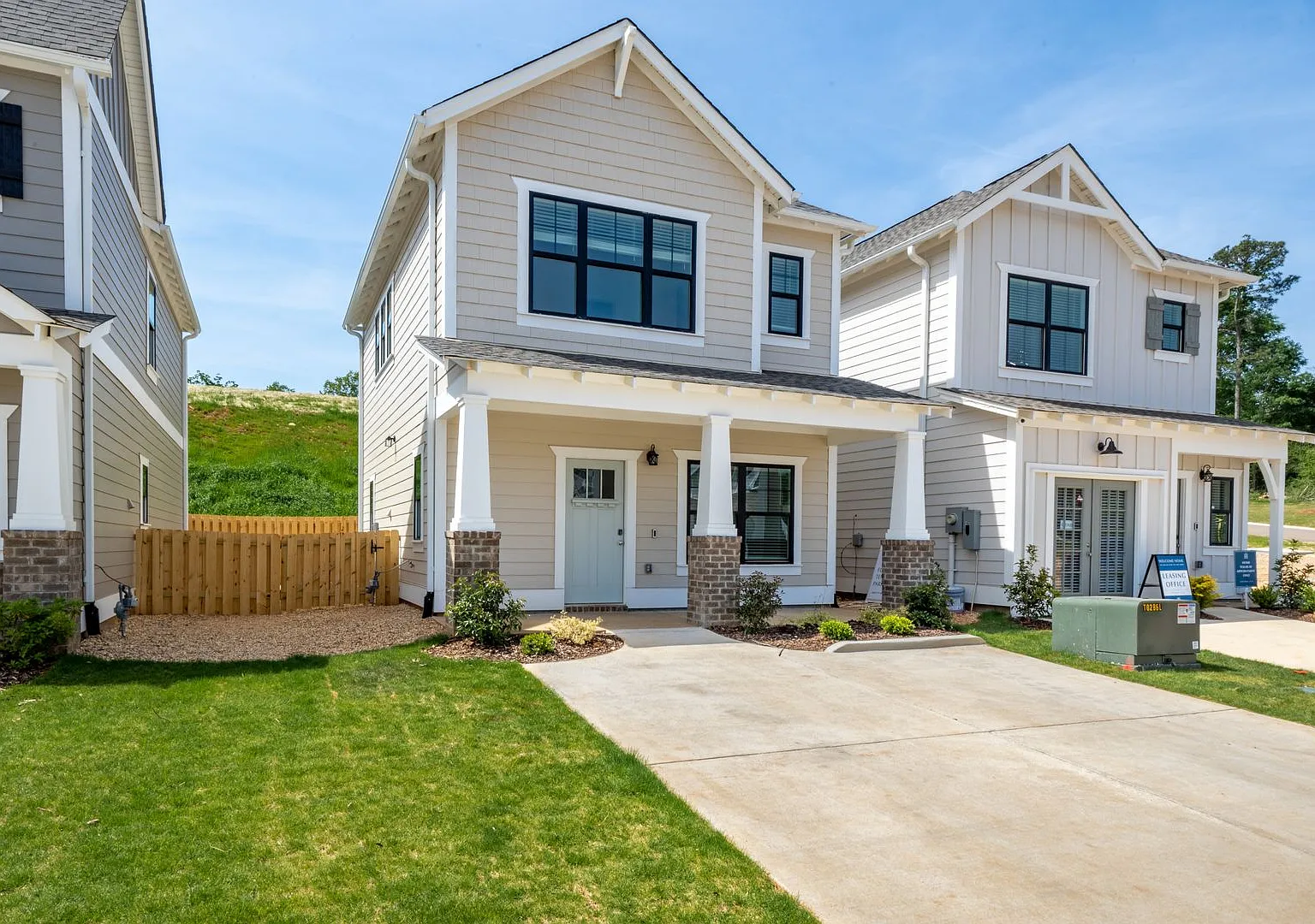 Smart Home with Amazing Community Amenities — Photo 1
