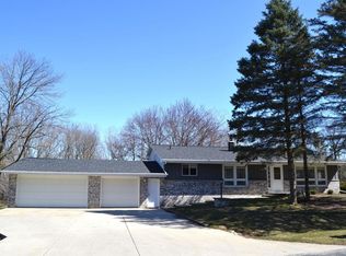 7420 Jeanellen Rd, West Bend, WI 53090