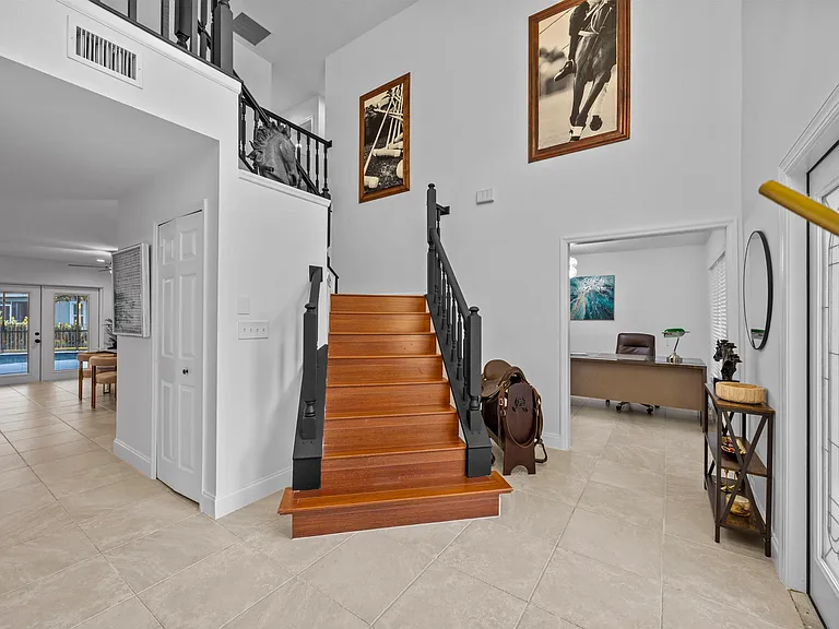 2400 Seaford Dr — Photo 7